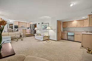 421 E Barclay Ct, Elmhurst, IL 60126 - Photo 9