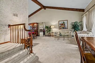 421 E Barclay Court, Elmhurst, IL 60126 - Photo 3