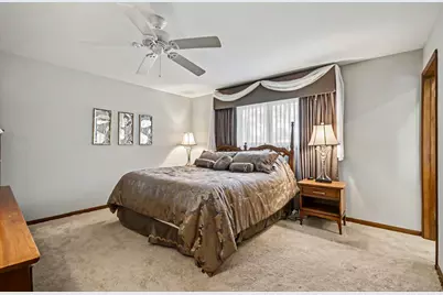 421 E Barclay Court, Elmhurst, IL 60126 - Photo 15