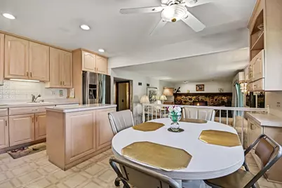 421 E Barclay Court, Elmhurst, IL 60126 - Photo 13