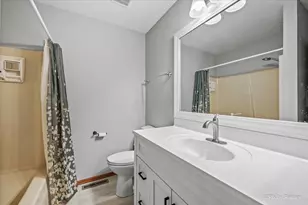 836 Millcreek Cir, Elgin, IL 60123 - Photo 21