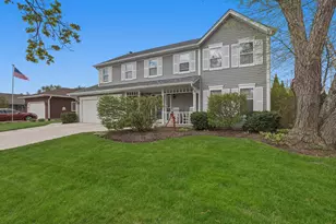 637 N Lyle Ave, Elgin, IL 60123 - Photo 1