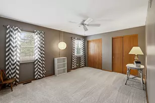 637 N Lyle Ave, Elgin, IL 60123 - Photo 17