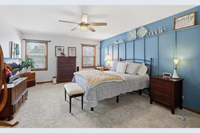 637 N Lyle Avenue, Elgin, IL 60123 - Photo 13