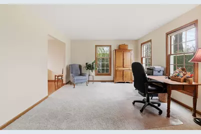637 N Lyle Avenue, Elgin, IL 60123 - Photo 11