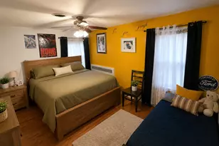 8 Monroe St, Elgin, IL 60123 - Photo 9