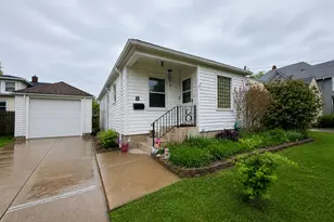 8 Monroe St, Elgin, IL 60123 - Photo 1