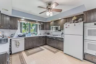 150 Shady Ln, Bartlett, IL 60103 - Photo 15