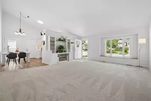 2404 Flambeau Dr, Naperville, IL 60564 - Photo 5