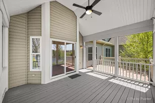 3941 Willow View Dr, Lake in the Hills, IL 60156 - Photo 9