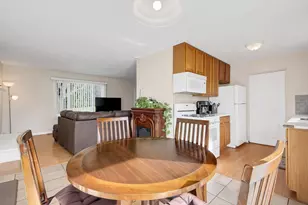 605 Commanche Ct, Carol Stream, IL 60188 - Photo 7