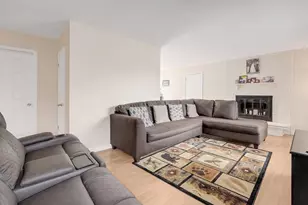 605 Commanche Ct, Carol Stream, IL 60188 - Photo 3
