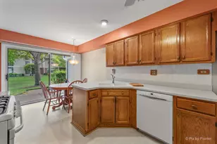 2106 Glasgow Ct, Hanover Park, IL 60133 - Photo 15