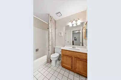 2106 Glasgow Court, Hanover Park, IL 60133 - Photo 21