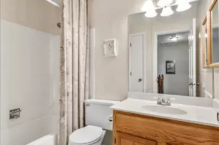 2106 Glasgow Ct, Hanover Park, IL 60133 - Photo 21