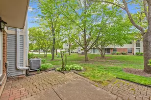 2106 Glasgow Ct, Hanover Park, IL 60133 - Photo 5