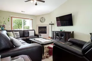 6307 Oak Crest Ln, Loves Park, IL 61111 - Photo 5