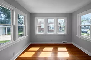 116 E Fuller St, Freeport, IL 61032 - Photo 5