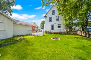 116 E Fuller St, Freeport, IL 61032 - Photo 3