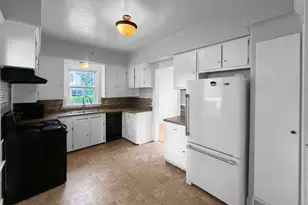 116 E Fuller St, Freeport, IL 61032 - Photo 7