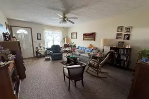 611 E 7th St, Gibson City, IL 60936 - Photo 7
