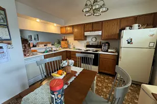 611 E 7th St, Gibson City, IL 60936 - Photo 9