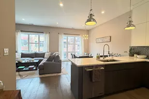 2930 N Lincoln Ave, Chicago, IL 60657 - Photo 3