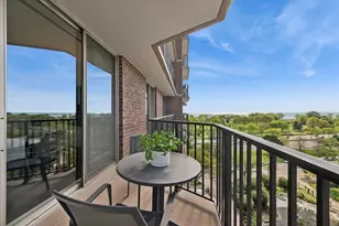 4170 N Marine Dr, Chicago, IL 60613 - Photo 9