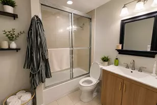 40 E Delaware Pl, Chicago, IL 60611 - Photo 13