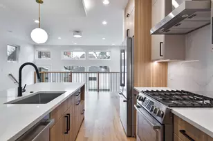 5357 N Melvina Ave, Chicago, IL 60630 - Photo 5