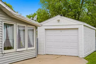 1435 Lanewood Dr, Dixon, IL 61021 - Photo 15