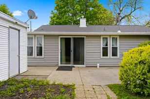 1435 Lanewood Dr, Dixon, IL 61021 - Photo 3
