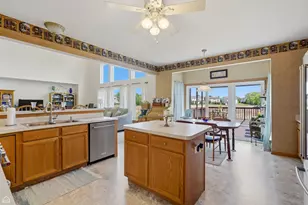 1017 Wheatland Dr, Crystal Lake, IL 60014 - Photo 5