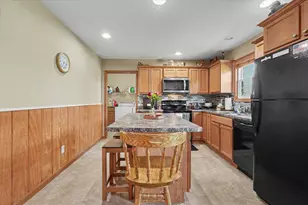 513 Douglas Dr, Gibson City, IL 60936 - Photo 11