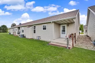 513 Douglas Dr, Gibson City, IL 60936 - Photo 3