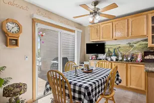 1479 Mackenzie Ln, Elgin, IL 60120 - Photo 9