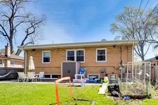 4050 Church St, Skokie, IL 60076 - Photo 27