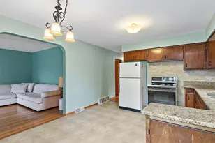 23509 N Garden Ln, Lake Zurich, IL 60047 - Photo 9