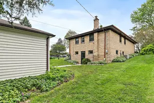 23509 N Garden Ln, Lake Zurich, IL 60047 - Photo 5
