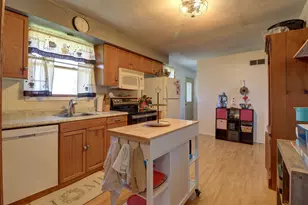 6740 Albany Rd, Erie, IL 61250 - Photo 11