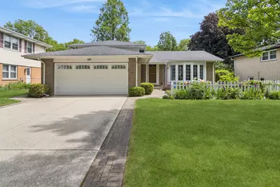 2012 E Cayuga Lane, Mount Prospect, IL 60056 - Photo 1