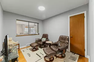 2232 Covert Rd, Glenview, IL 60025 - Photo 17