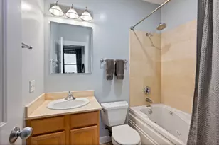612 W Barry Ave, Chicago, IL 60657 - Photo 19