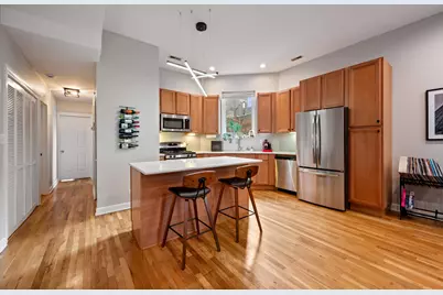 612 W Barry Avenue #1, Chicago, IL 60657 - Photo 5