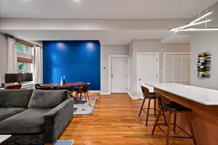 612 W Barry Ave, Chicago, IL 60657 - Photo 13