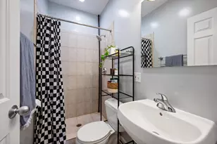 612 W Barry Ave, Chicago, IL 60657 - Photo 21