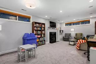 1945 W Erie St, Chicago, IL 60622 - Photo 17
