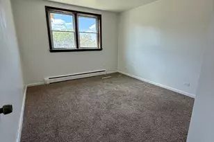 1627 Woodbine Dr, Round Lake Beach, IL 60073 - Photo 3