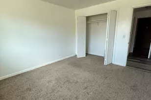 1627 Woodbine Dr, Round Lake Beach, IL 60073 - Photo 3