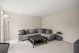 39W118 Baert Ln, Saint Charles, IL 60175 - Photo 5